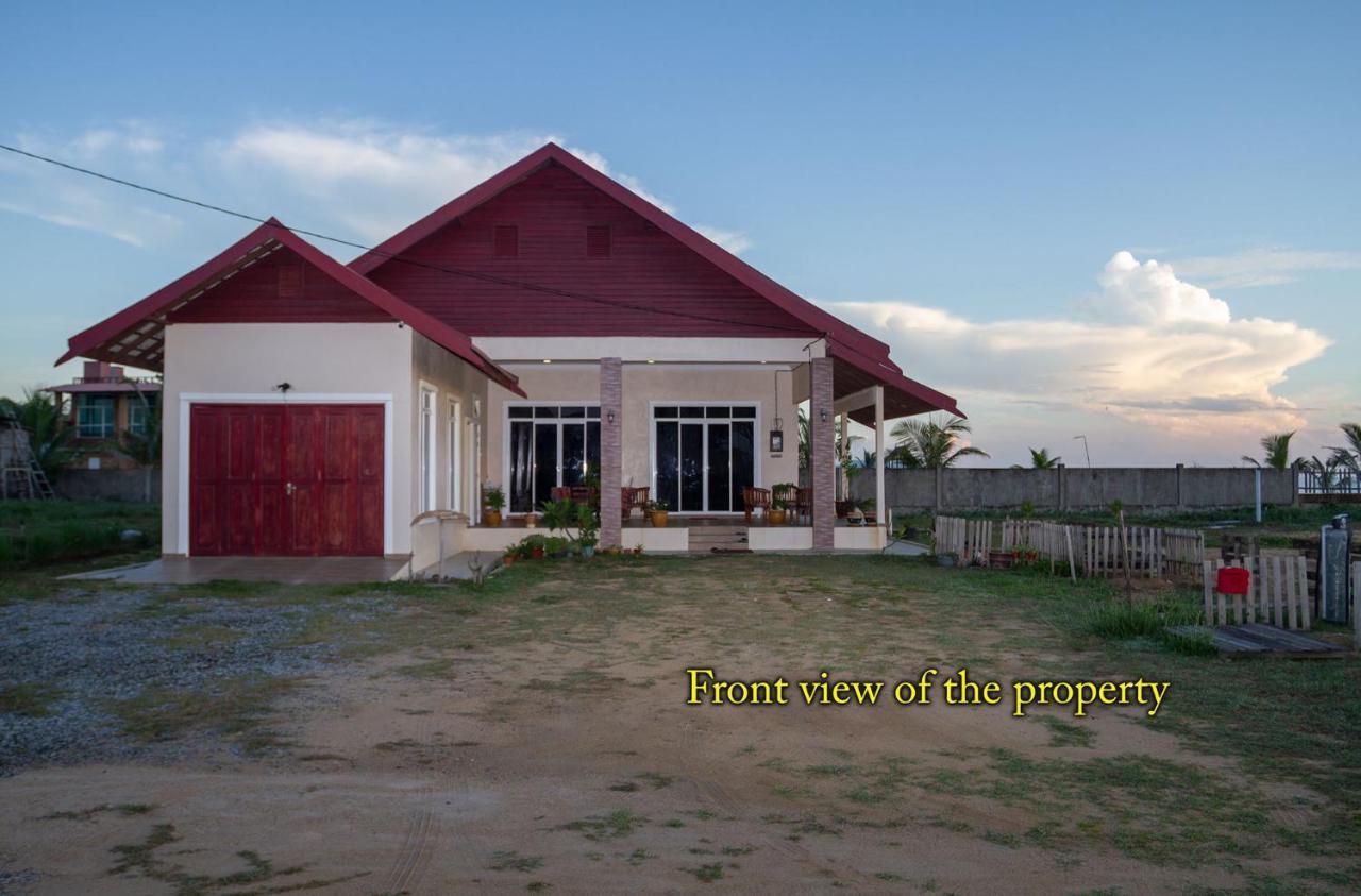 Kc Beachfront Marang Esterno foto