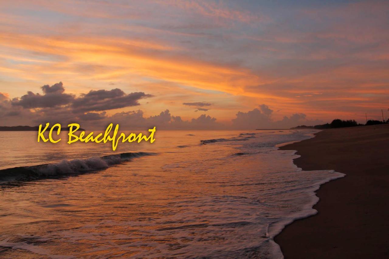 Kc Beachfront Marang Esterno foto