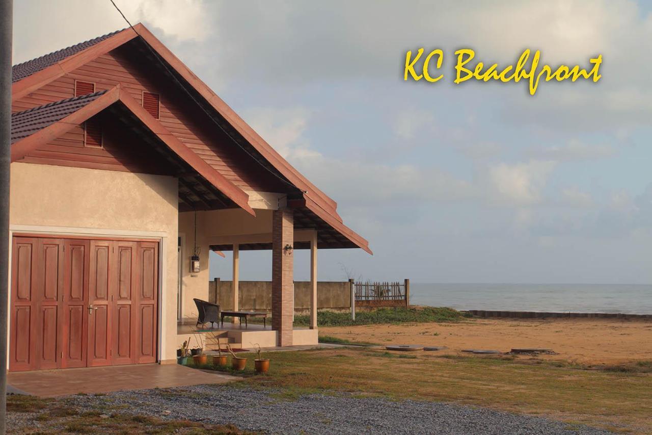 Kc Beachfront Marang Esterno foto